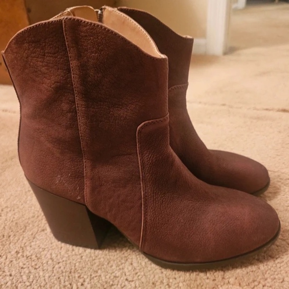 Elegant Brown Heeled Boots for Women